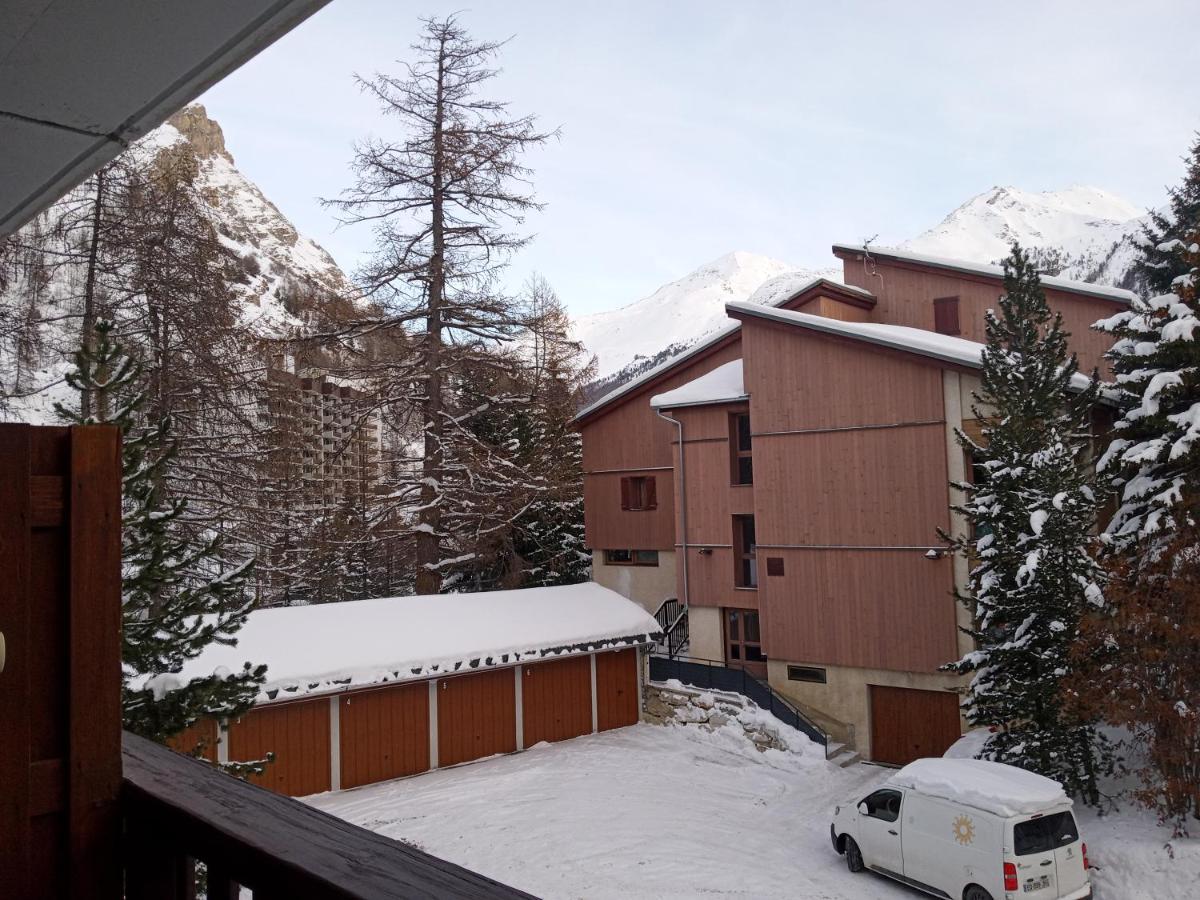Campsite Van A Louer Proche Challes Les Eaux